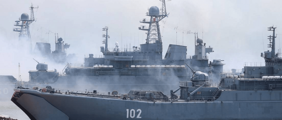 La Flota rusa del mar Negro abre fuego de advertencia tras violar un ...